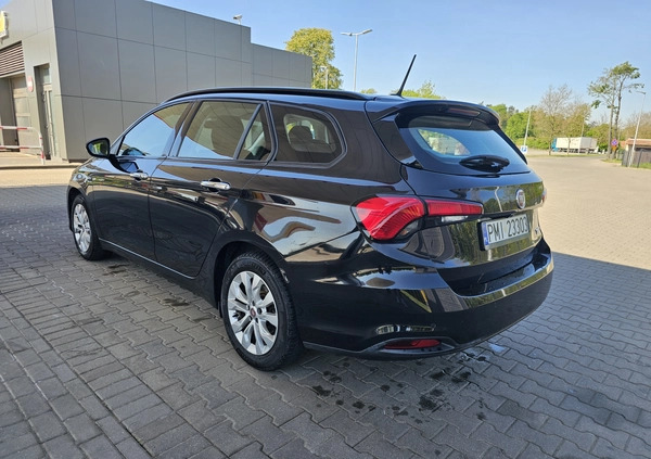 Fiat Tipo cena 37800 przebieg: 180000, rok produkcji 2017 z Międzychód małe 92